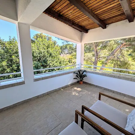 Spacious With Panoramic Sea View Apartment *