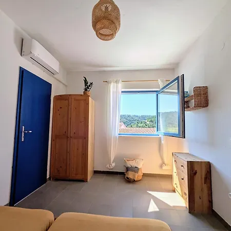 Spacious With Panoramic Sea View ストモルスカ