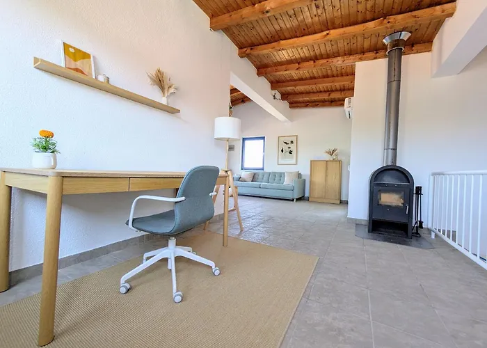 Spacious With Panoramic Sea View * 스토모르스카