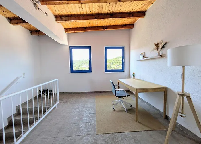 Spacious With Panoramic Sea View *