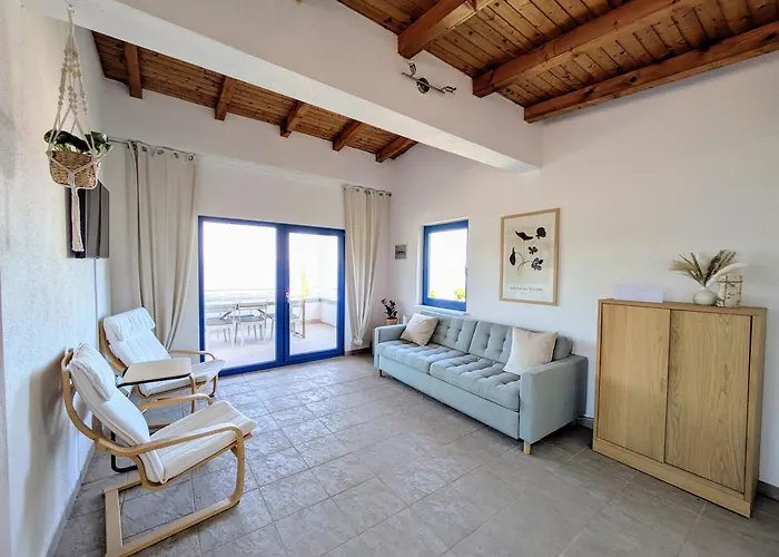 아파트 Spacious With Panoramic Sea View 스토모르스카